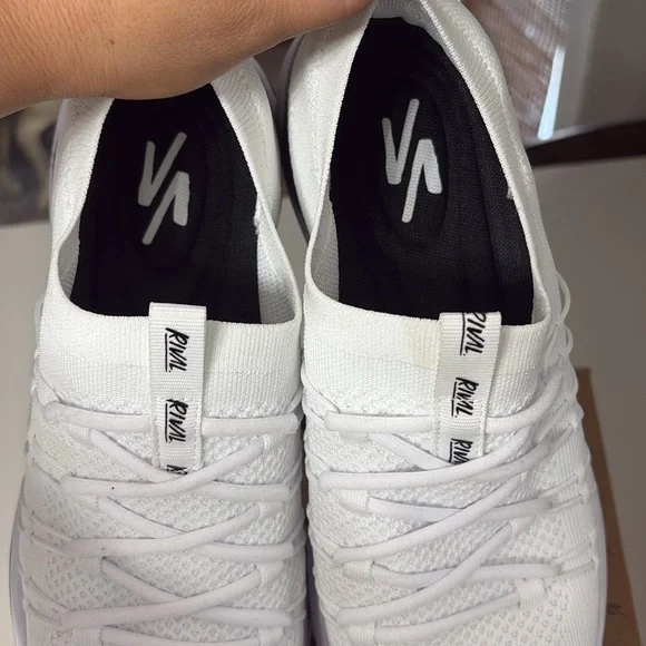 White rival men’s shoes worn once did not like the fit - Picture 3 of 5